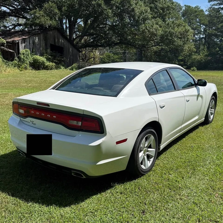 2014 Dodge Charger 7th Gen - Image 6 of 9