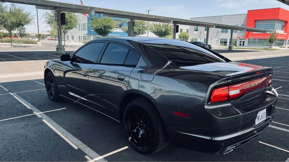 2014 Dodge Charger 7th Gen - Image 5 of 13