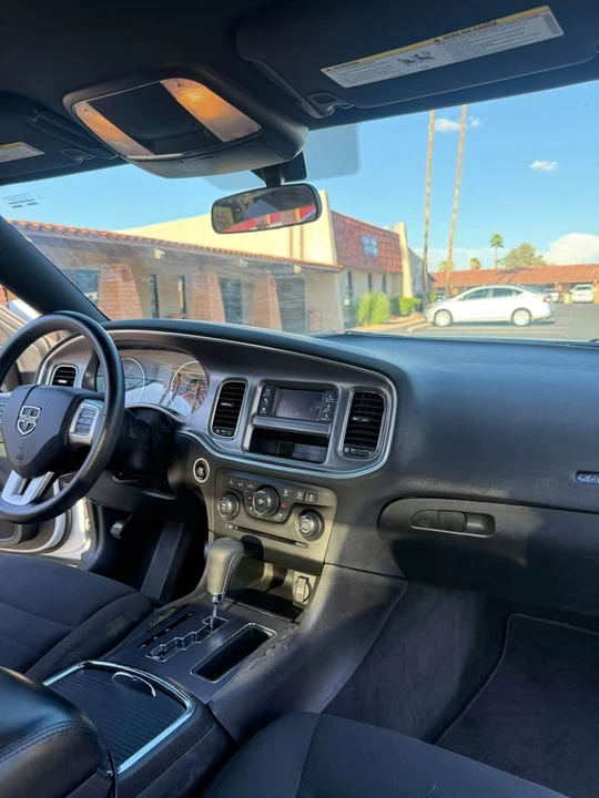 2014 Dodge Charger 7th Gen - Image 9 of 12