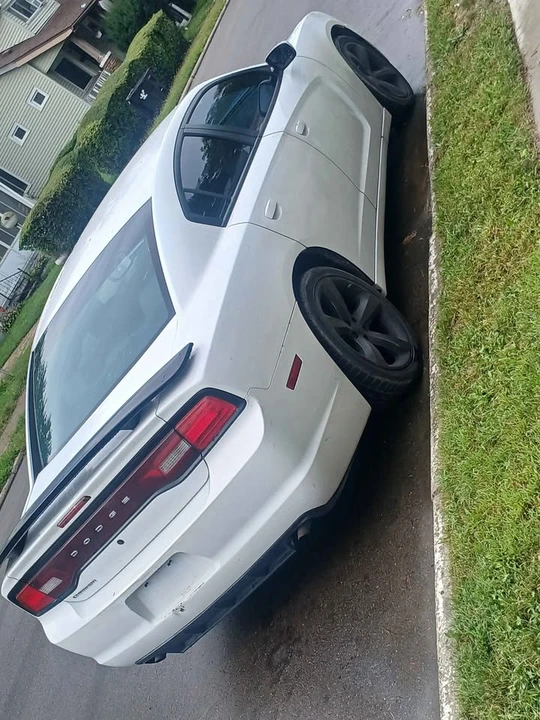 2014 Dodge Charger 7th Gen - Image 4 of 6