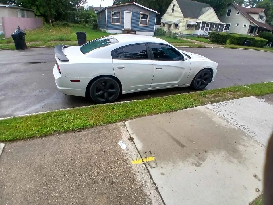 2014 Dodge Charger 7th Gen - Image 2 of 6