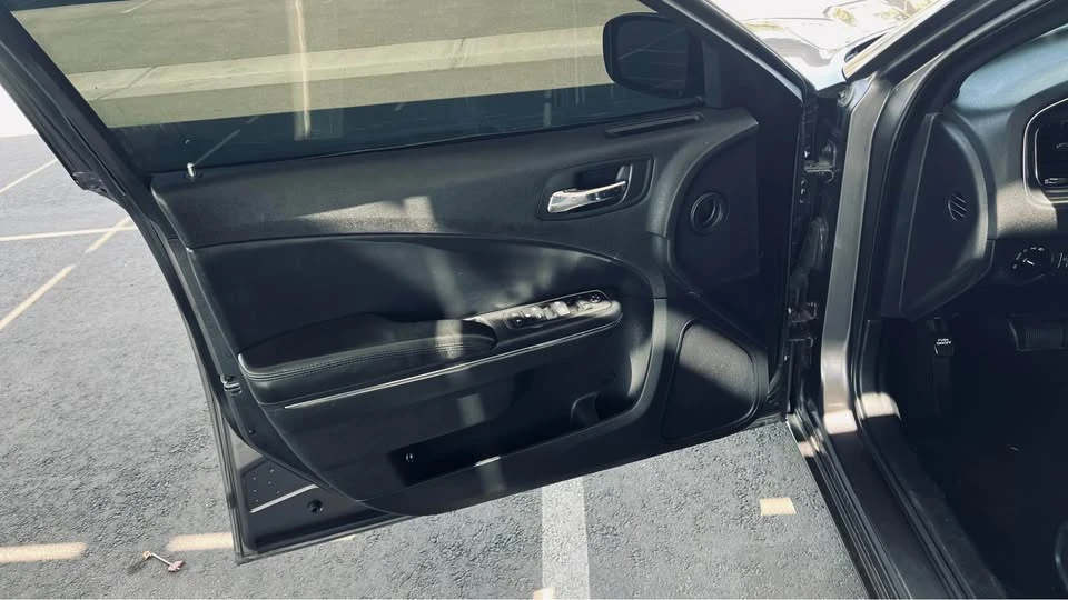2014 Dodge Charger 7th Gen - Image 9 of 13