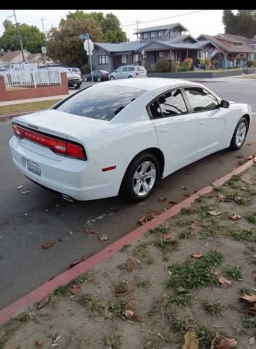 2014 Dodge Charger 7th Gen - Image 5 of 11