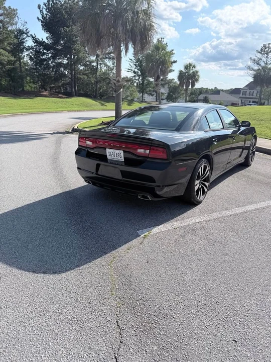 2014 Dodge Charger 7th Gen - Image 4 of 19