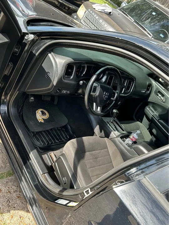 2014 Dodge Charger 7th Gen - Image 9 of 12