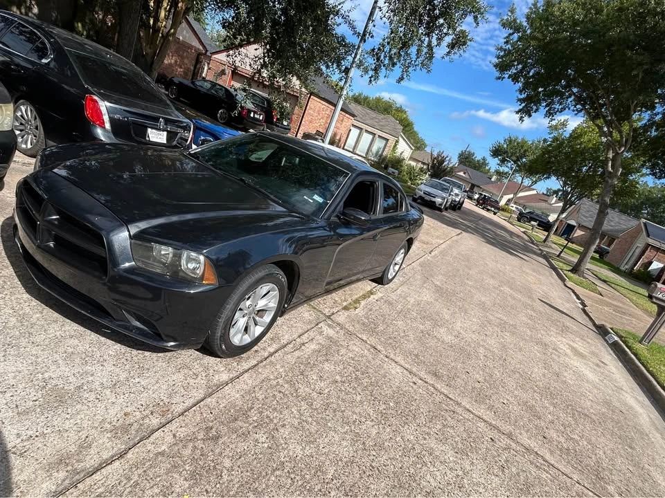 2014 Dodge Charger 7th Gen - Image 2 of 12