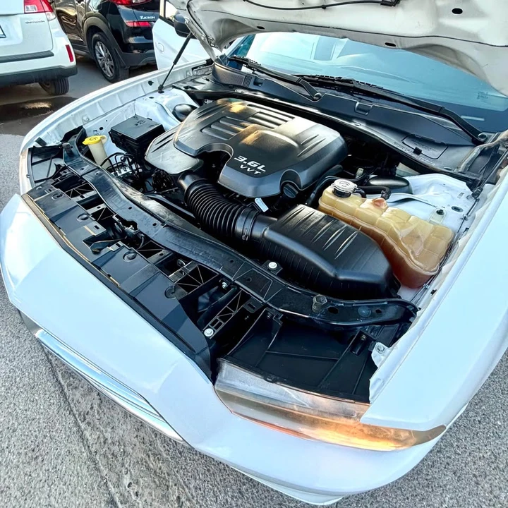 2014 Dodge Charger 7th Gen - Image 17 of 18