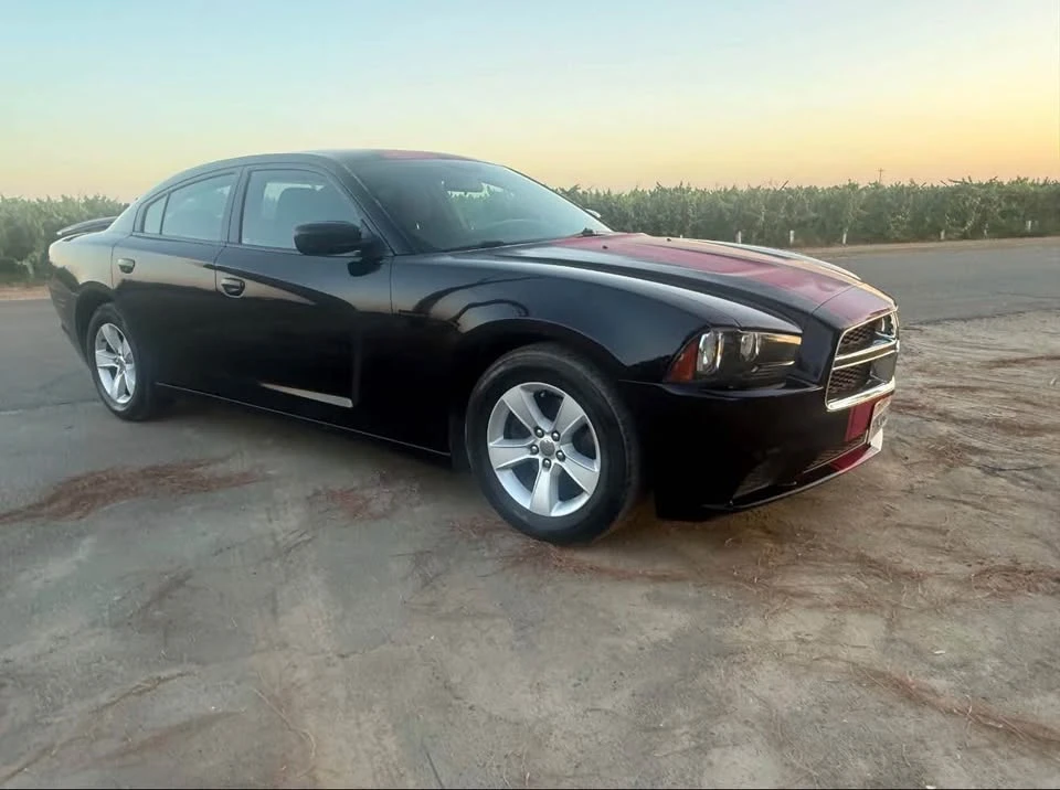 2014 Dodge Charger 7th Gen - Image 2 of 15