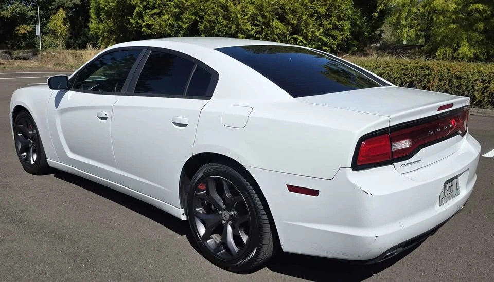 2014 Dodge Charger 7th Gen - Image 3 of 15