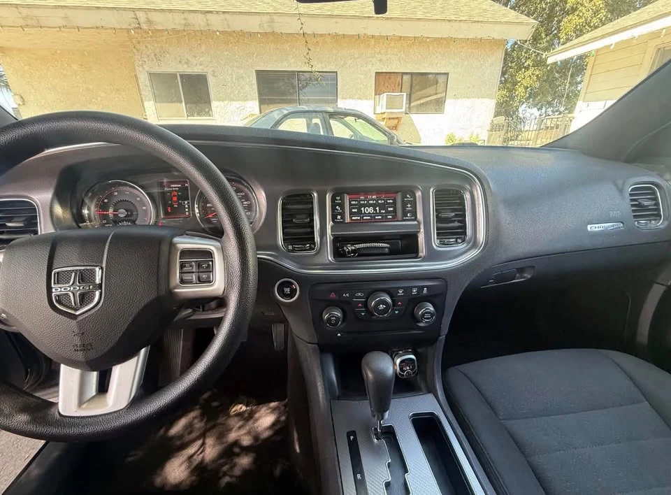 2014 Dodge Charger 7th Gen - Image 11 of 15