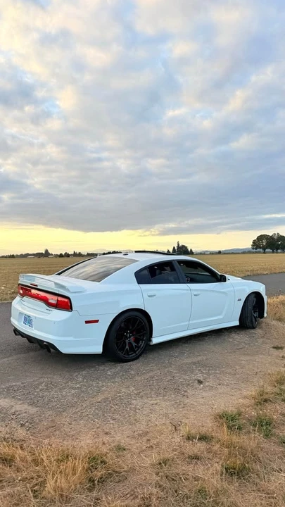 2014 Dodge Charger SRT & 392 7th Gen - Image 4 of 11