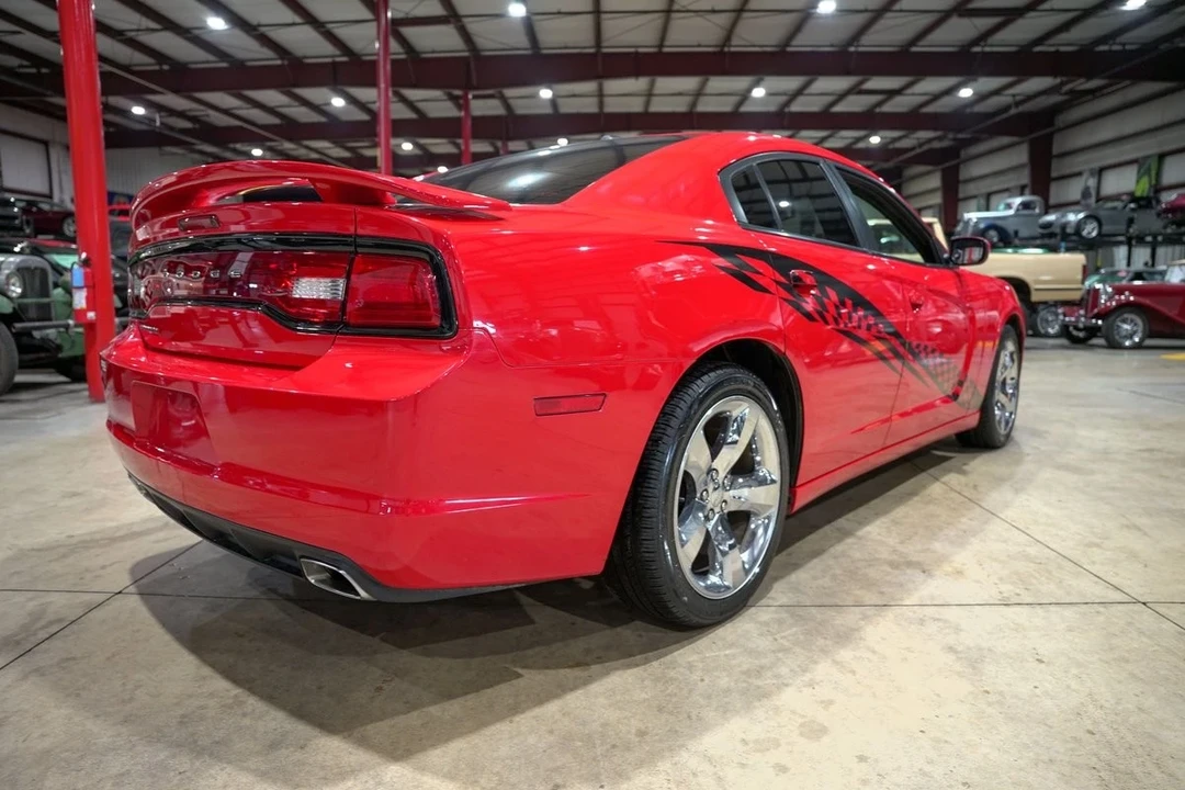 2014 Dodge Charger 7th Gen - Image 8 of 12