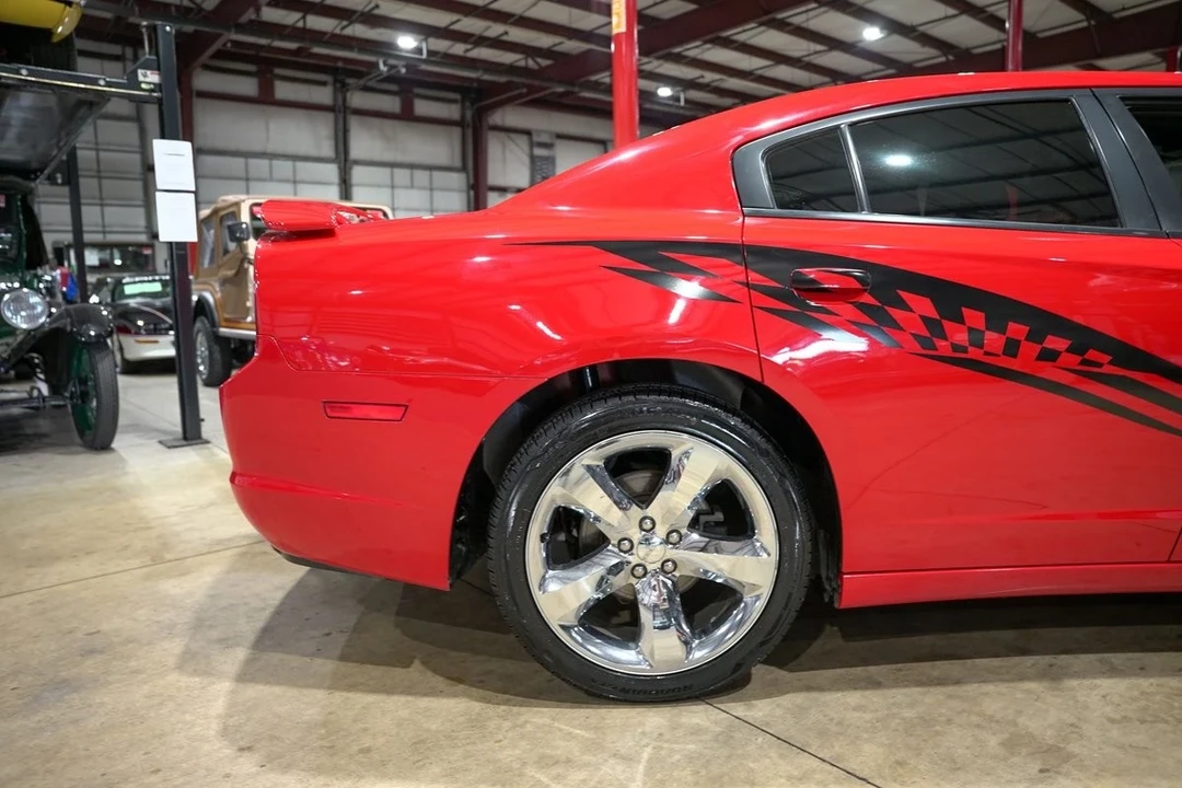 2014 Dodge Charger 7th Gen - Image 9 of 12