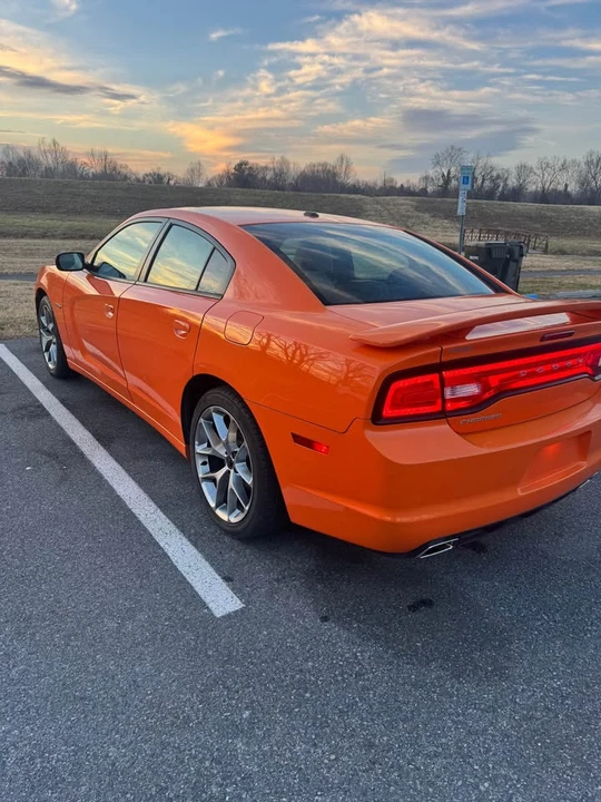 2014 Dodge Charger 7th Gen - Image 2 of 14