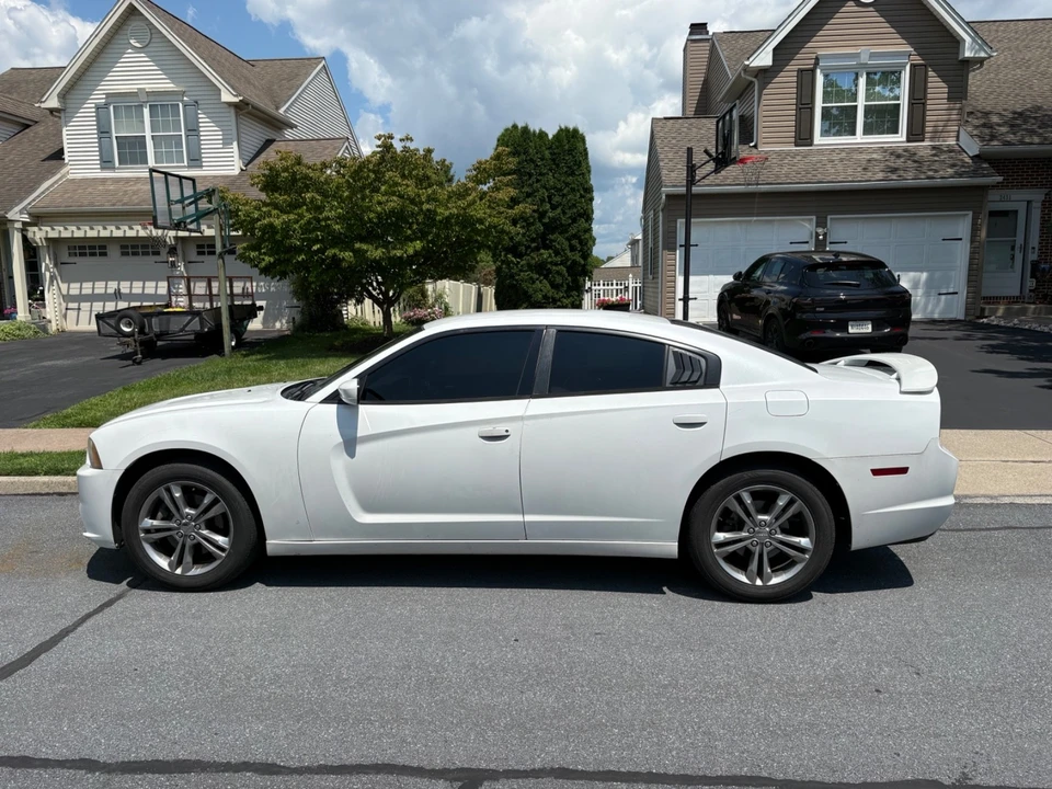 2014 Dodge Charger 7th Gen - Image 2 of 13