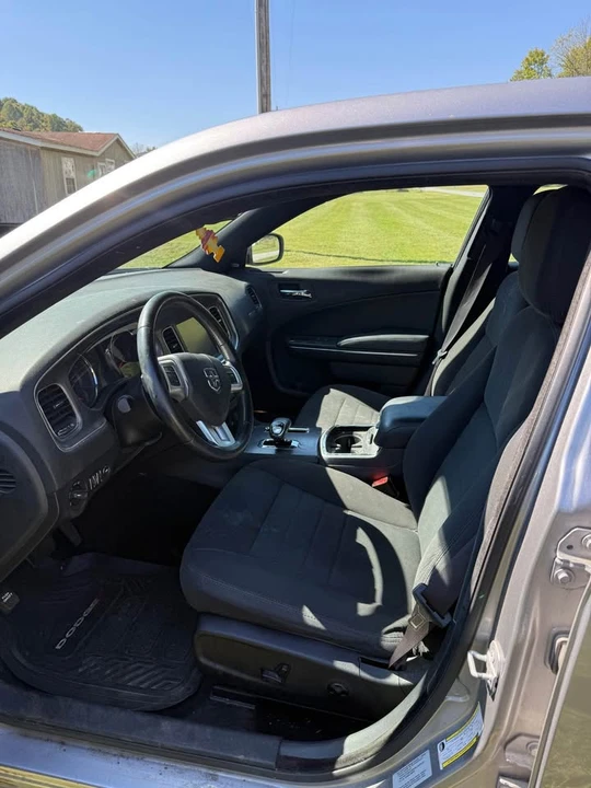 2014 Dodge Charger 7th Gen - Image 5 of 10