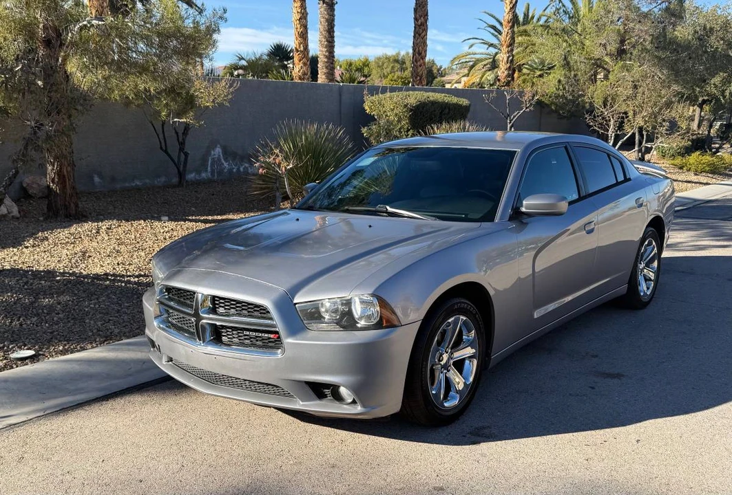 2014 Dodge Charger 7th Gen - Image 2 of 10