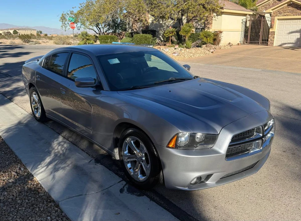 2014 Dodge Charger 7th Gen - Image 3 of 10
