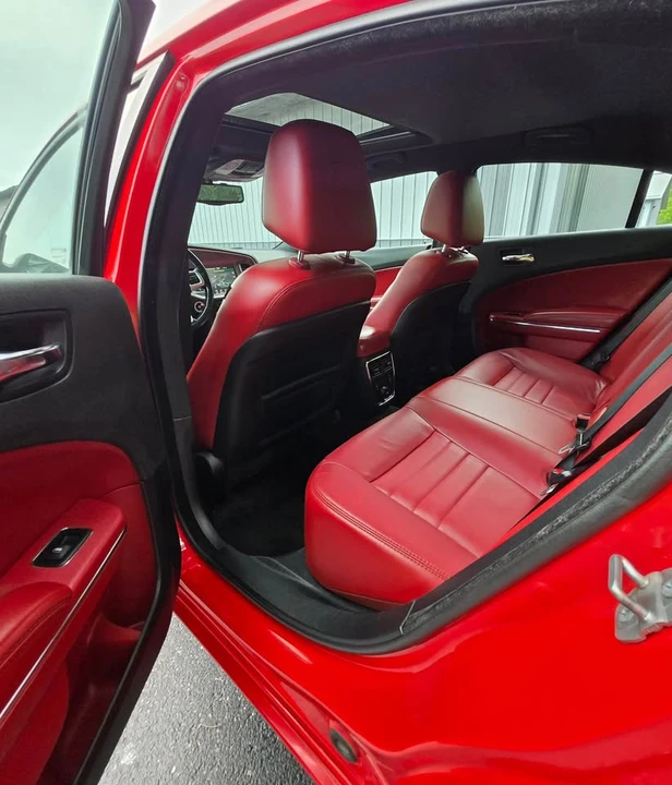 2014 Dodge Charger 7th Gen - Image 15 of 18