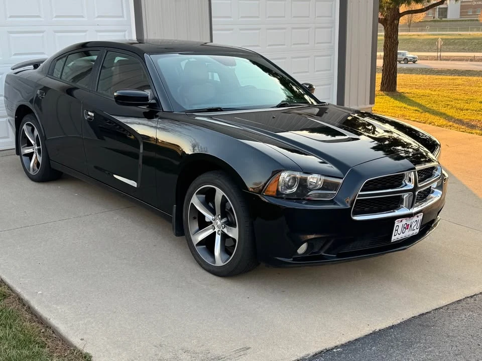 2014 Dodge Charger 7th Gen - Image 2 of 10