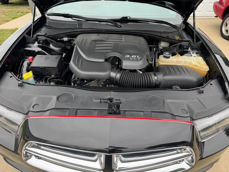 2014 Dodge Charger 7th Gen - Image 5 of 10