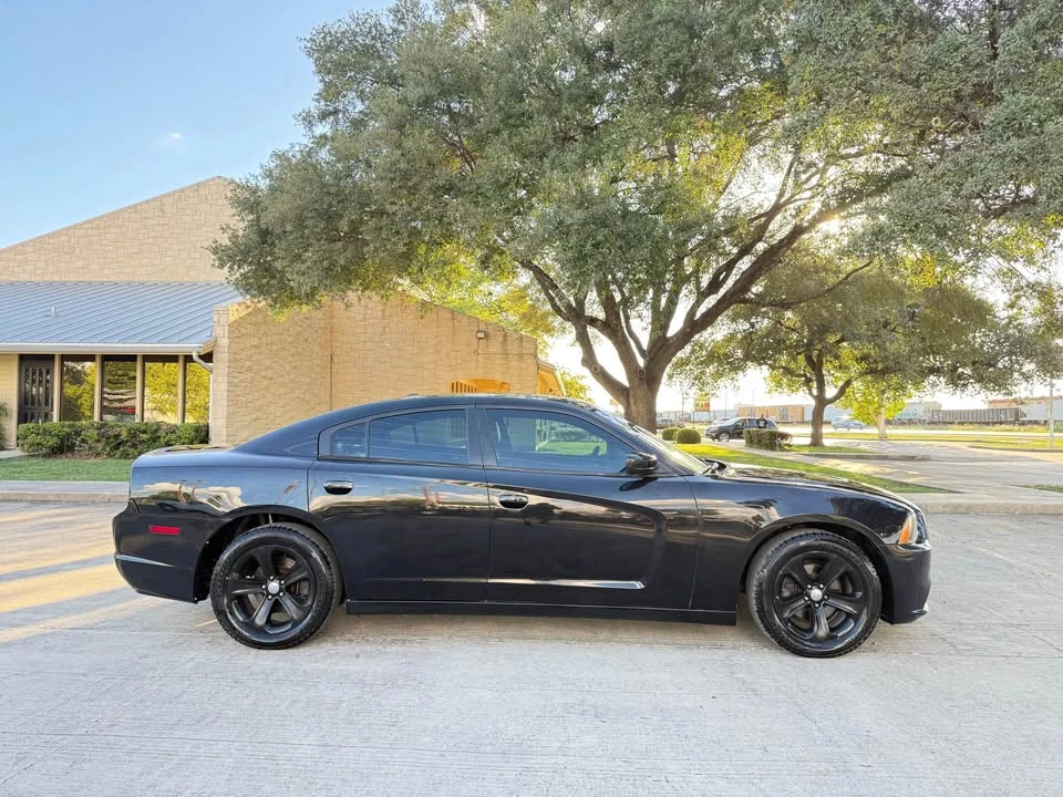 2014 Dodge Charger 7th Gen - Image 2 of 13