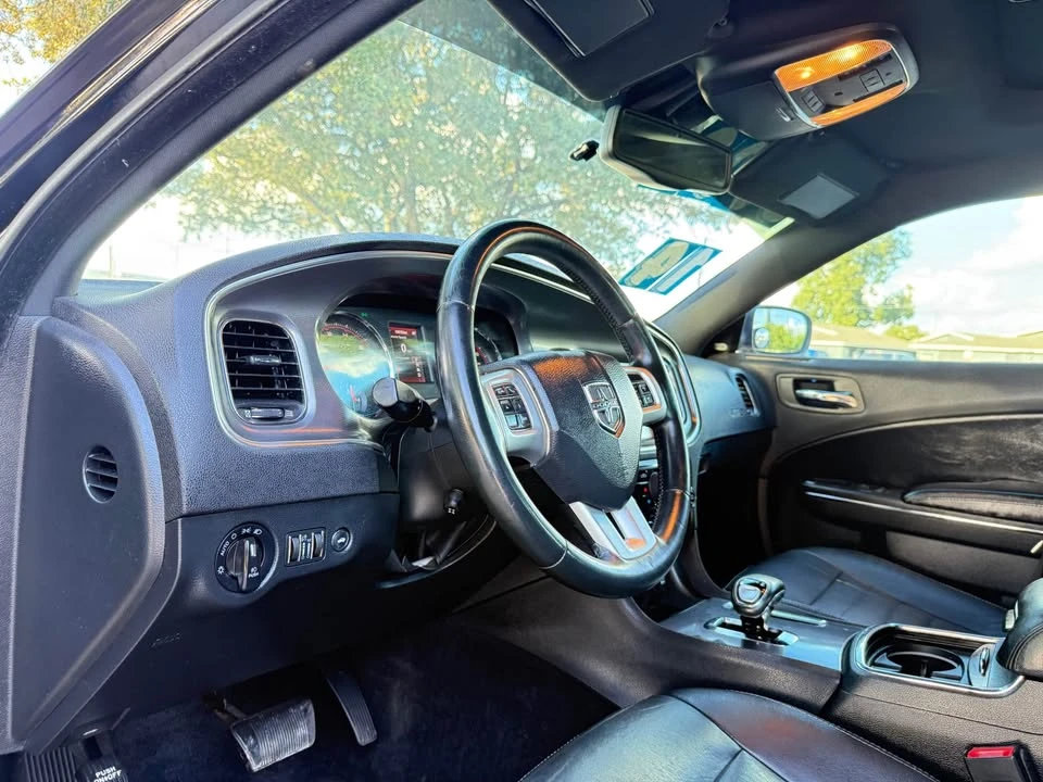 2014 Dodge Charger 7th Gen - Image 9 of 13