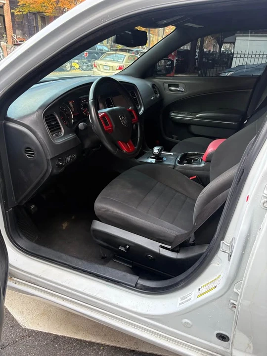 2014 Dodge Charger 7th Gen - Image 4 of 13