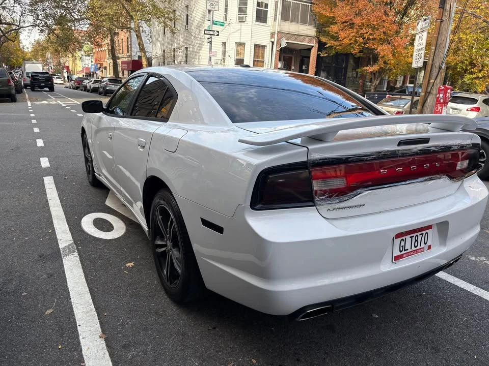 2014 Dodge Charger 7th Gen - Image 9 of 13
