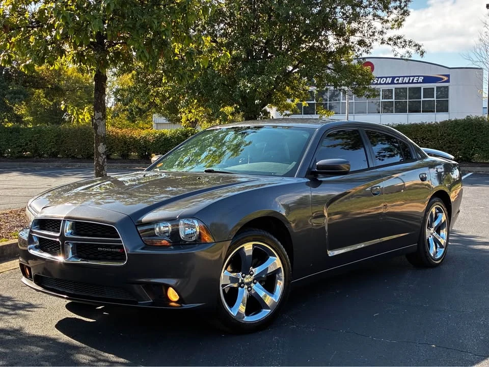 2014 Dodge Charger 7th Gen - Image 2 of 11