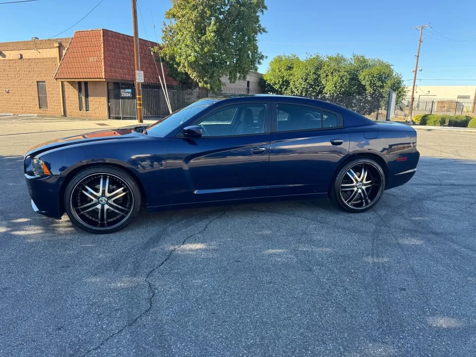 2014 Dodge Charger 7th Gen - Image 5 of 9