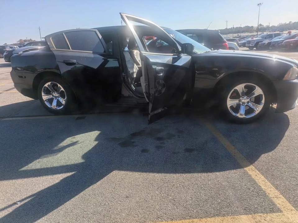 2014 Dodge Charger 7th Gen - Image 2 of 20