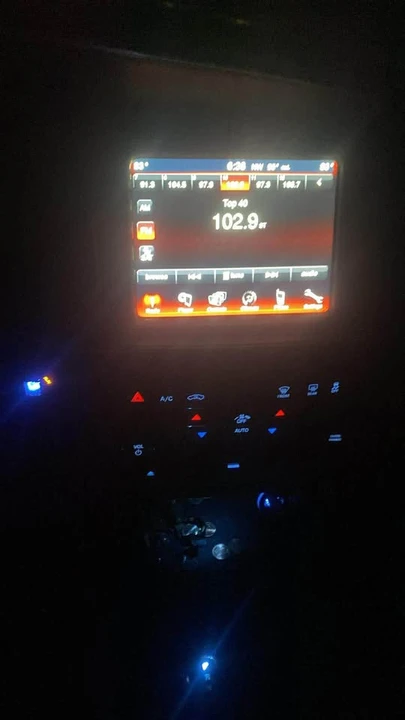 2014 Dodge Charger 7th Gen - Image 2 of 3