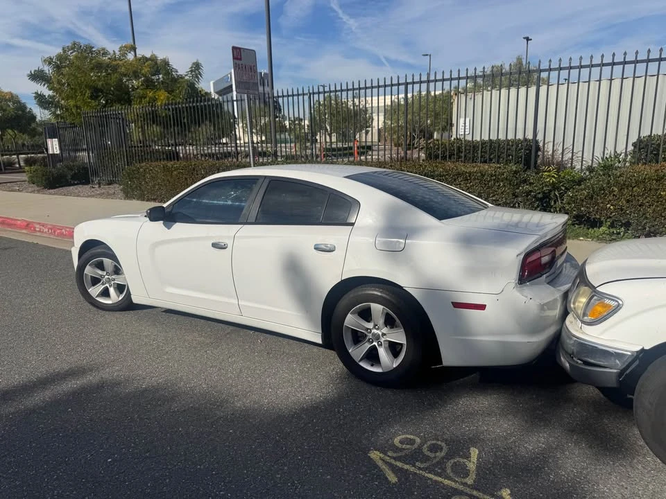 2014 Dodge Charger 7th Gen - Image 2 of 15