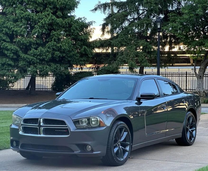 2014 Dodge Charger 7th Gen - Image 2 of 13