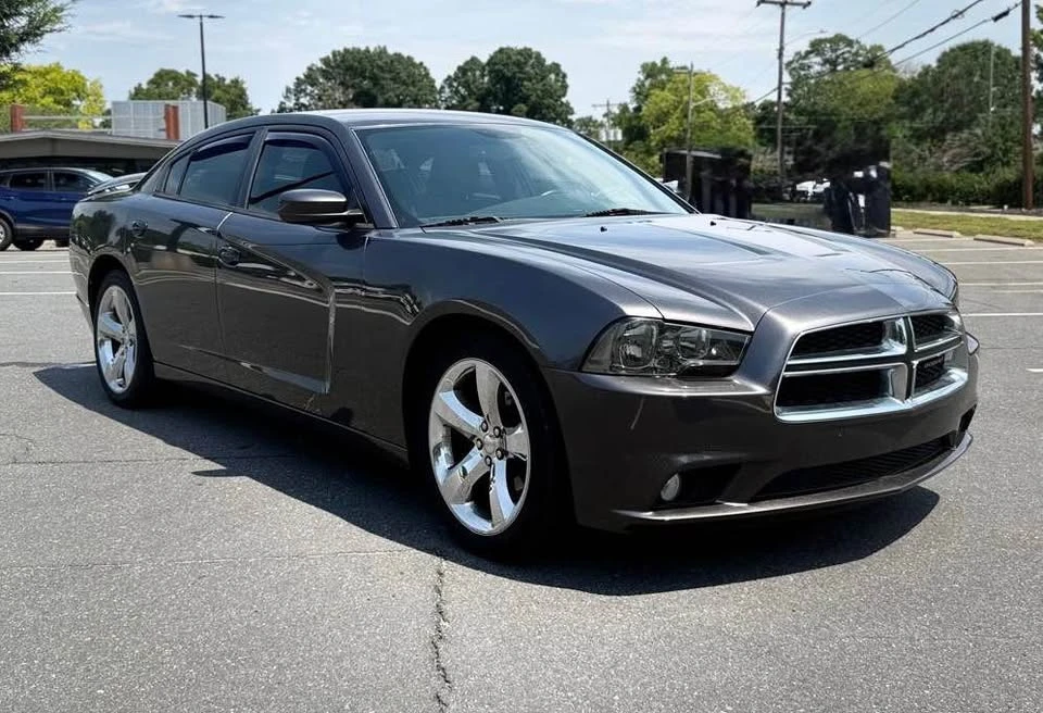 2014 Dodge Charger 7th Gen - Image 2 of 11