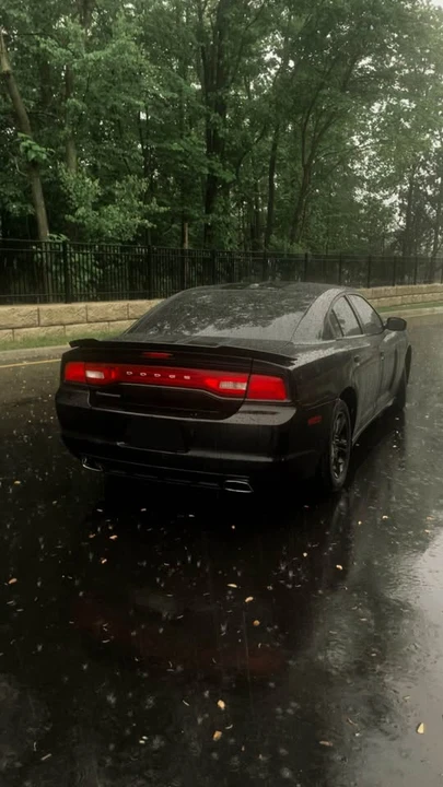2014 Dodge Charger 7th Gen - Image 4 of 11