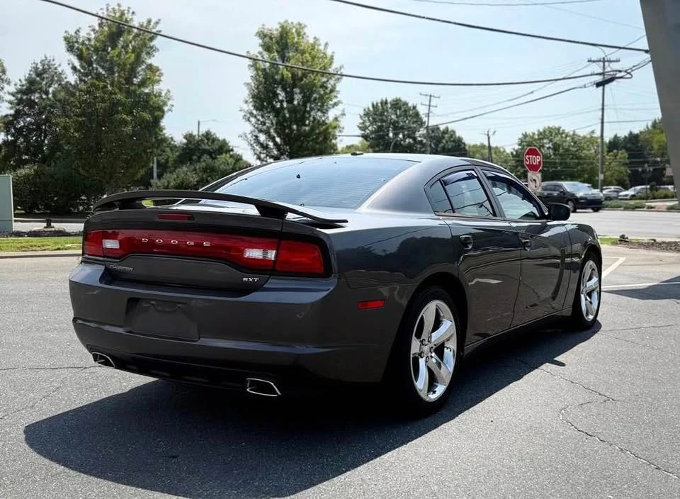 2014 Dodge Charger 7th Gen - Image 4 of 11