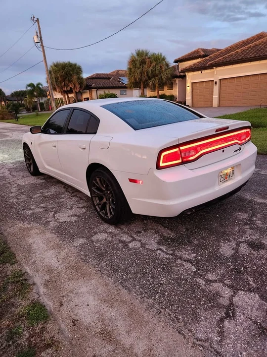 2014 Dodge Charger 7th Gen - Image 3 of 11
