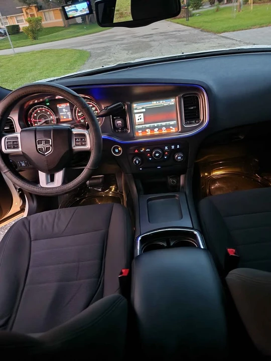 2014 Dodge Charger 7th Gen - Image 9 of 11