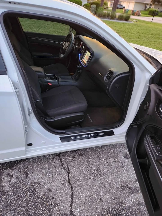 2014 Dodge Charger 7th Gen - Image 6 of 11