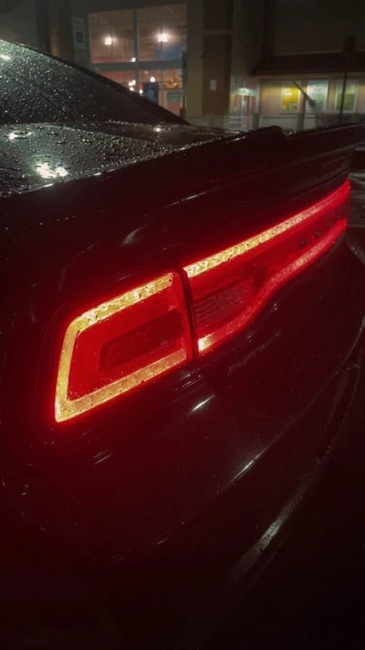 2014 Dodge Charger 7th Gen - Image 2 of 11