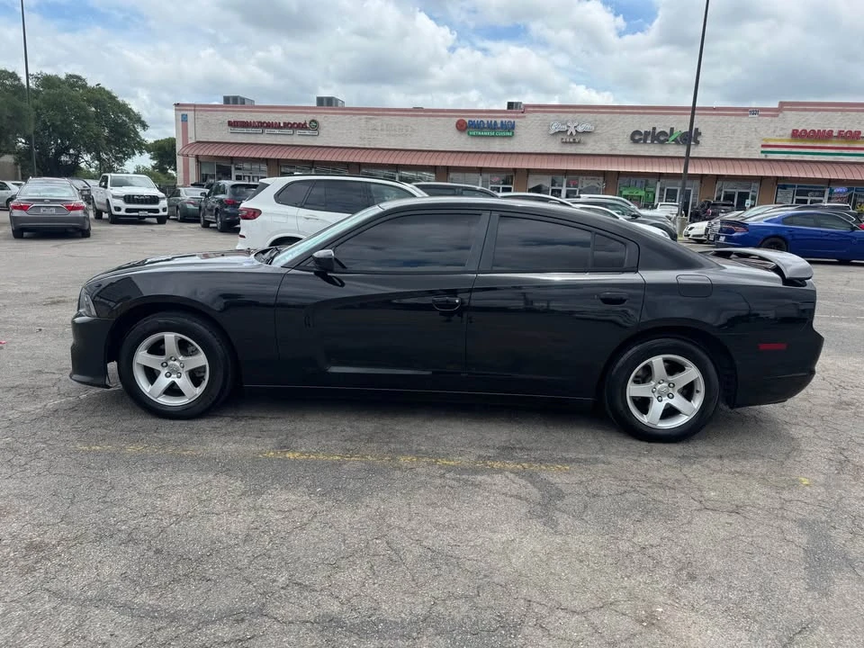 2014 Dodge Charger 7th Gen - Image 2 of 18