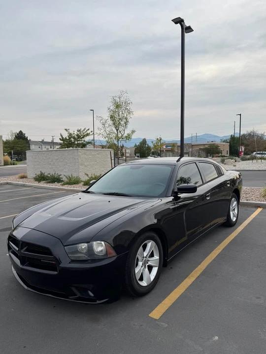 2014 Dodge Charger 7th Gen - Image 2 of 7
