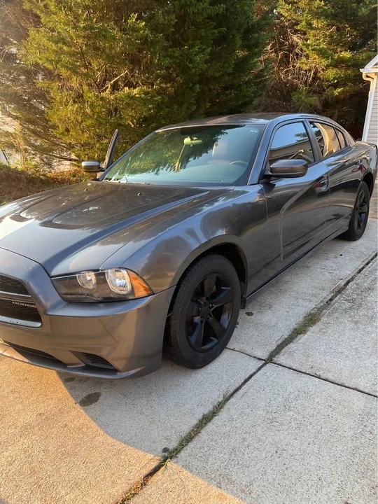 2014 Dodge Charger 7th Gen - Image 2 of 8