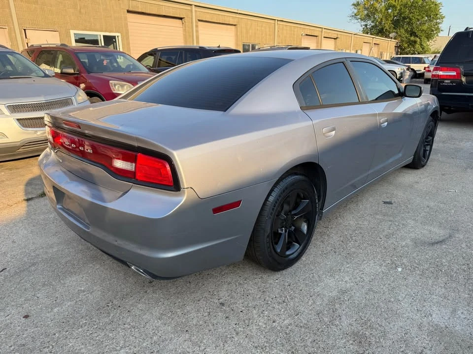 2014 Dodge Charger 7th Gen - Image 9 of 12