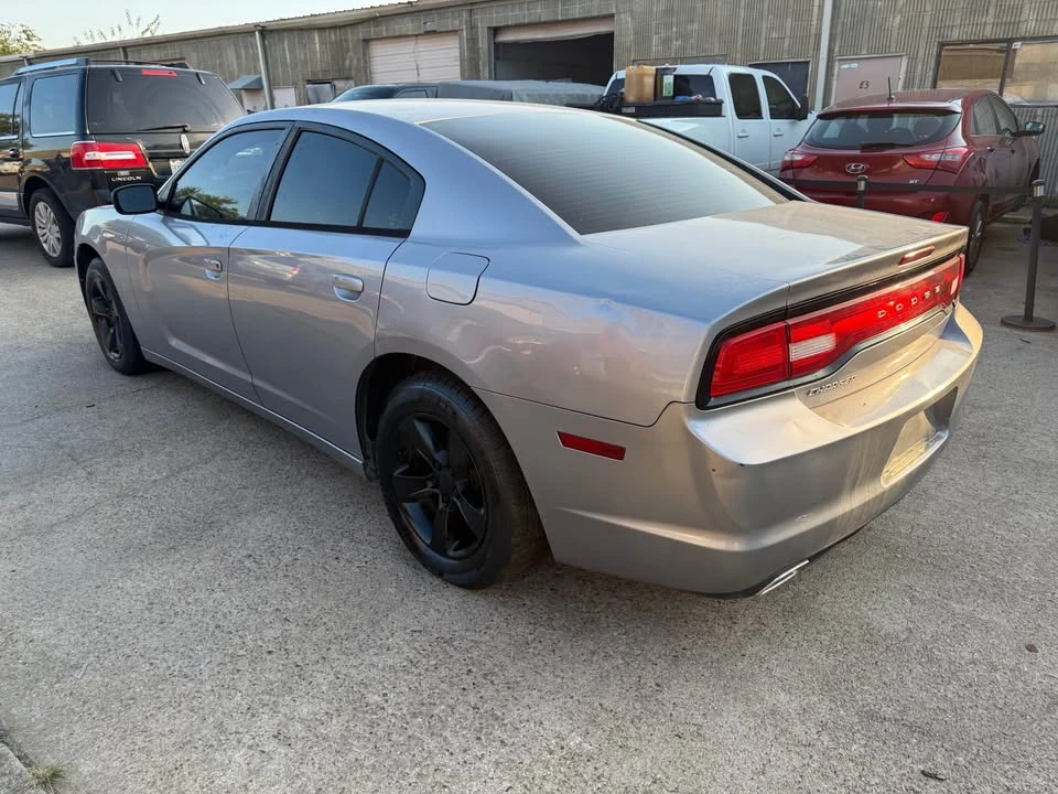 2014 Dodge Charger 7th Gen - Image 8 of 12