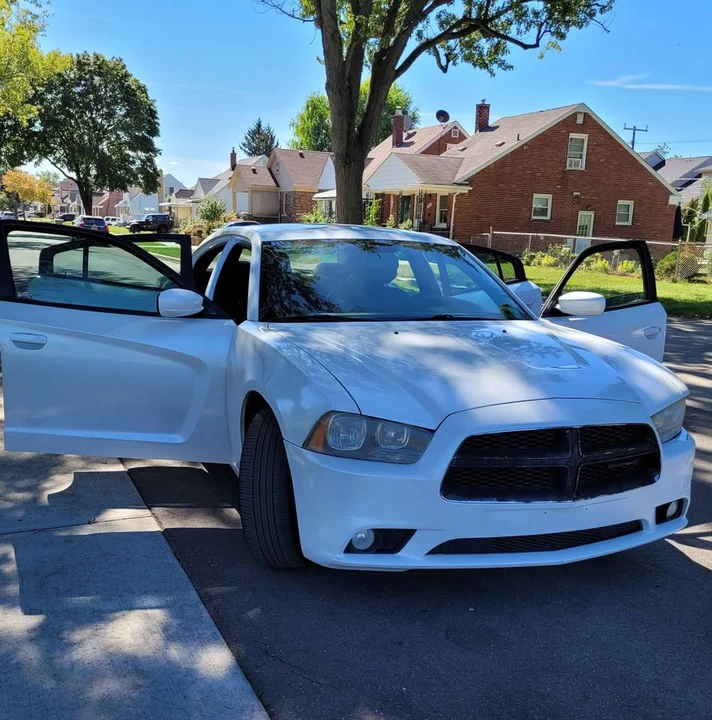 2014 Dodge Charger 7th Gen - Image 9 of 19