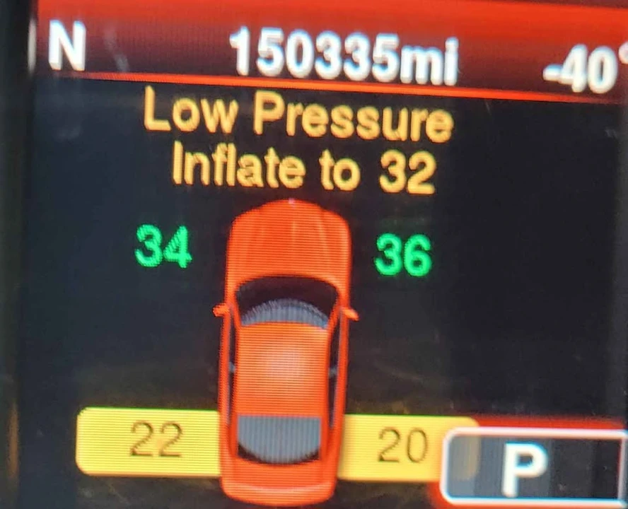 2014 Dodge Charger 7th Gen - Image 13 of 19