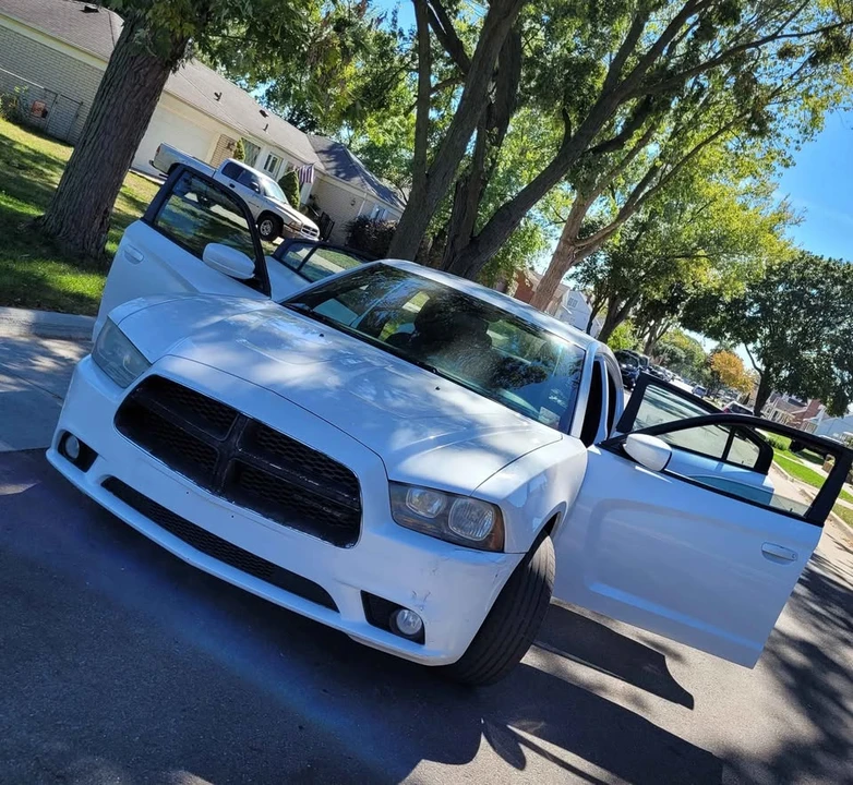 2014 Dodge Charger 7th Gen - Image 7 of 19